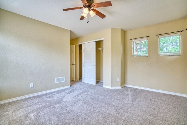Building Photo - 2370 Windmill Dr