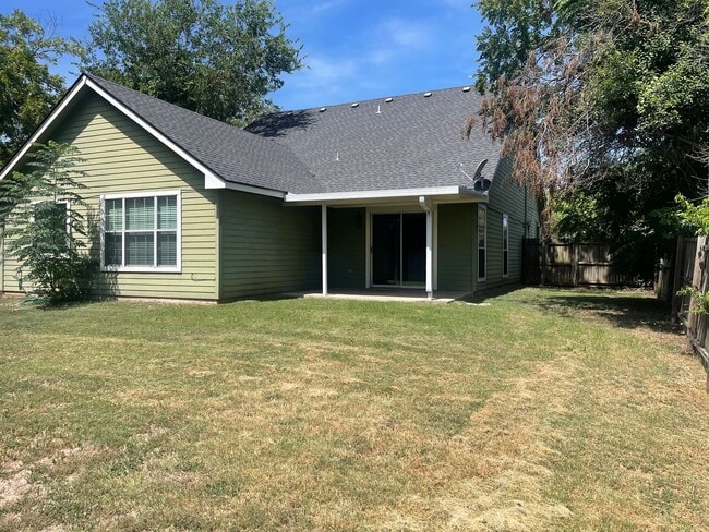 Building Photo - 3 BEDROOM, BELTON ISD