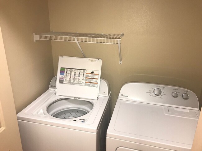 Building Photo - 2724 Bobcat Dr