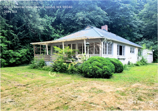 Building Photo - Rare Mercer Island Retreat – Available Now!