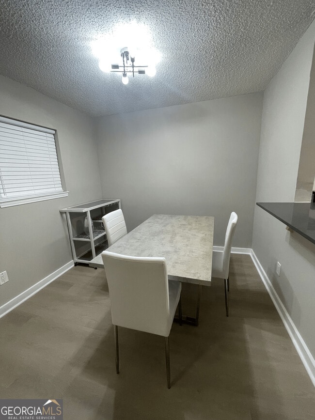 Building Photo - 2014 Huntingdon Chase