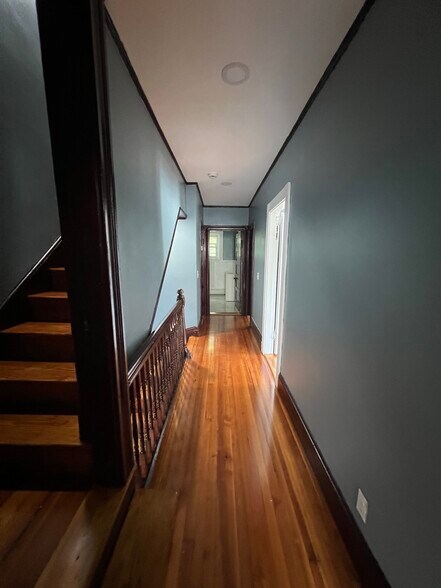 Building Photo - 8 Sayles Ave