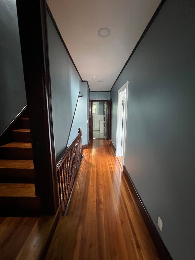 Building Photo - 8 Sayles Ave