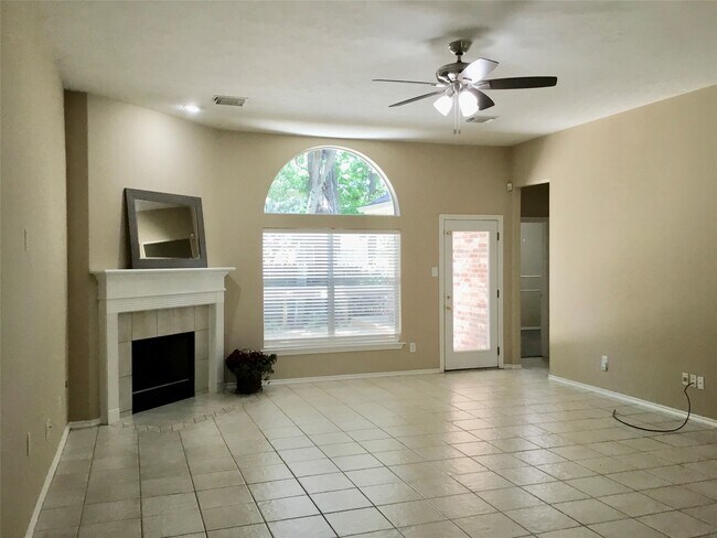 Building Photo - 14 Heron Hollow Ct