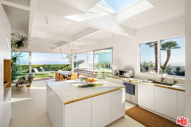 Building Photo - 1227 Tellem Dr