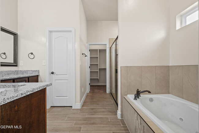 Building Photo - 12333 Desert Dove Ave