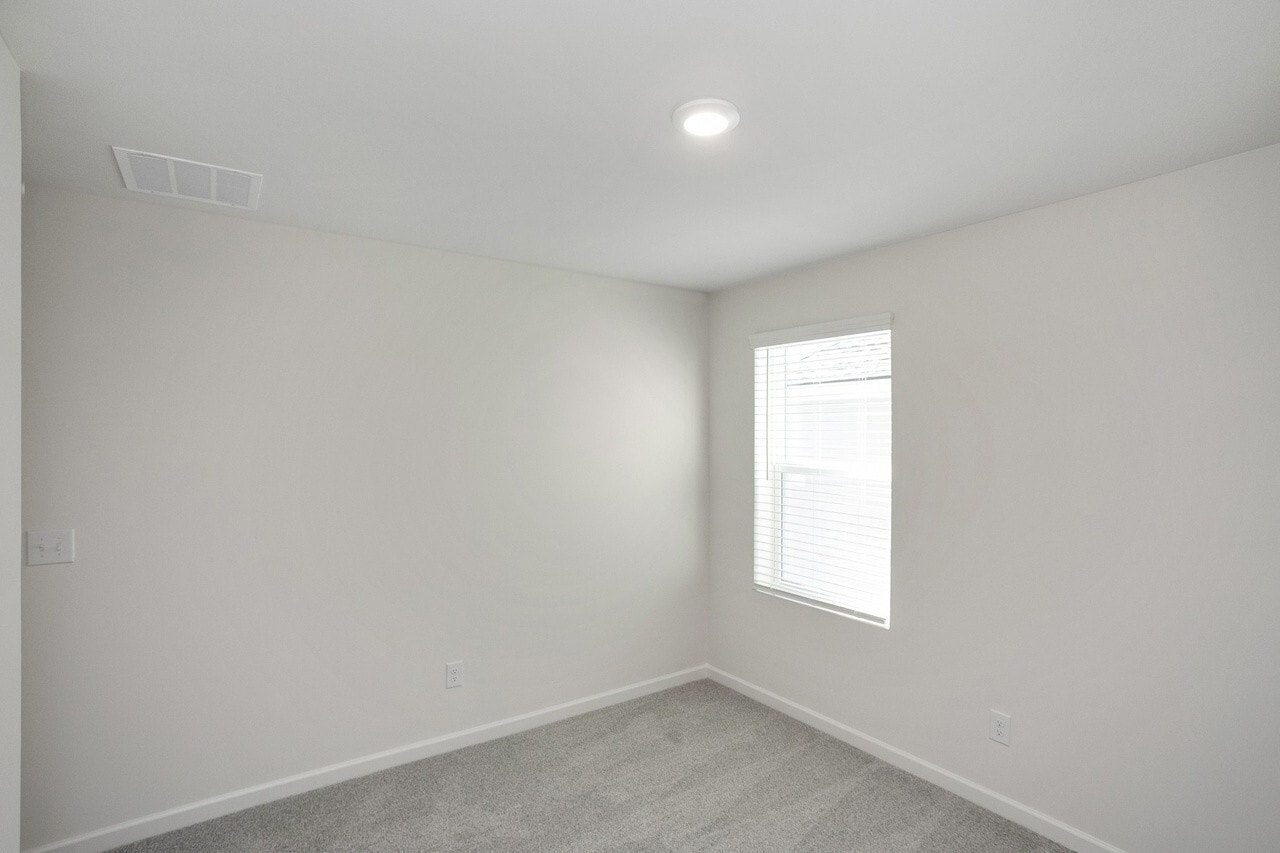 Building Photo - 5370 Bellflower Hls