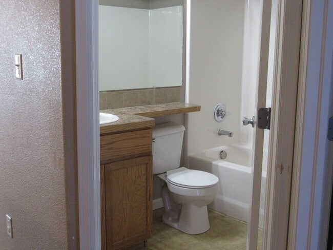 Building Photo - Charming 2 Story Doll House W/Unfinished Basement