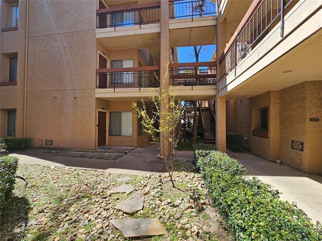Building Photo - 5550 Spring Valley Rd
