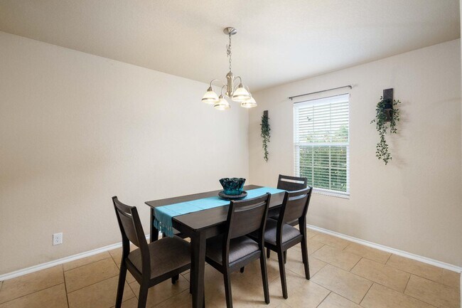 Building Photo - 11515 N Peak