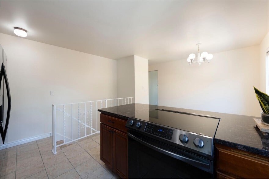 Stove Top - 5085 S 2870 E