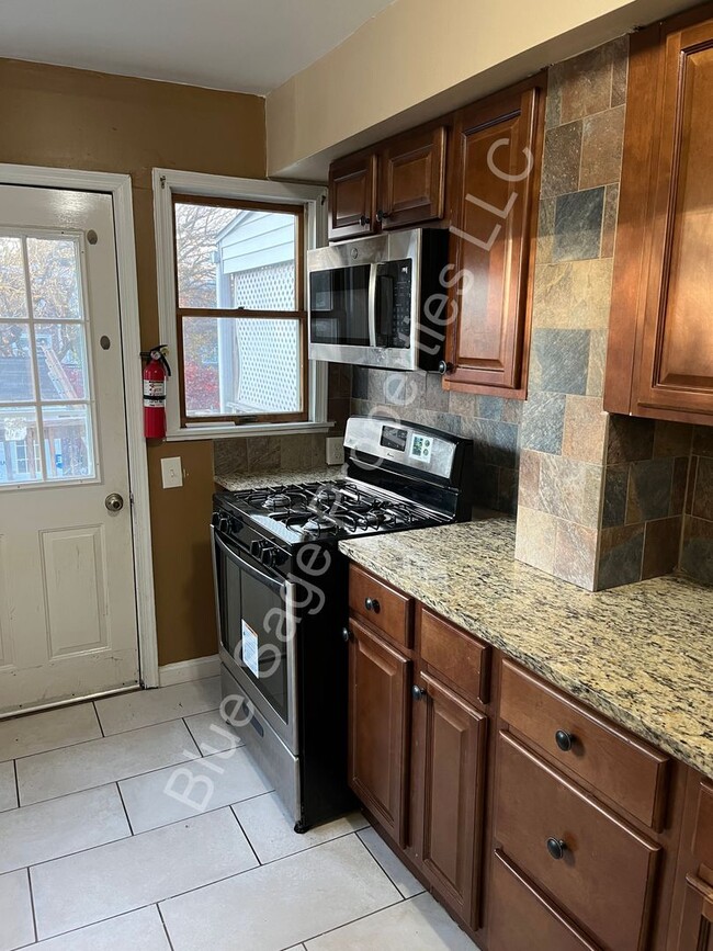 Building Photo - Beautiful 3 Bedroom 1 Bath in Upper Darby!