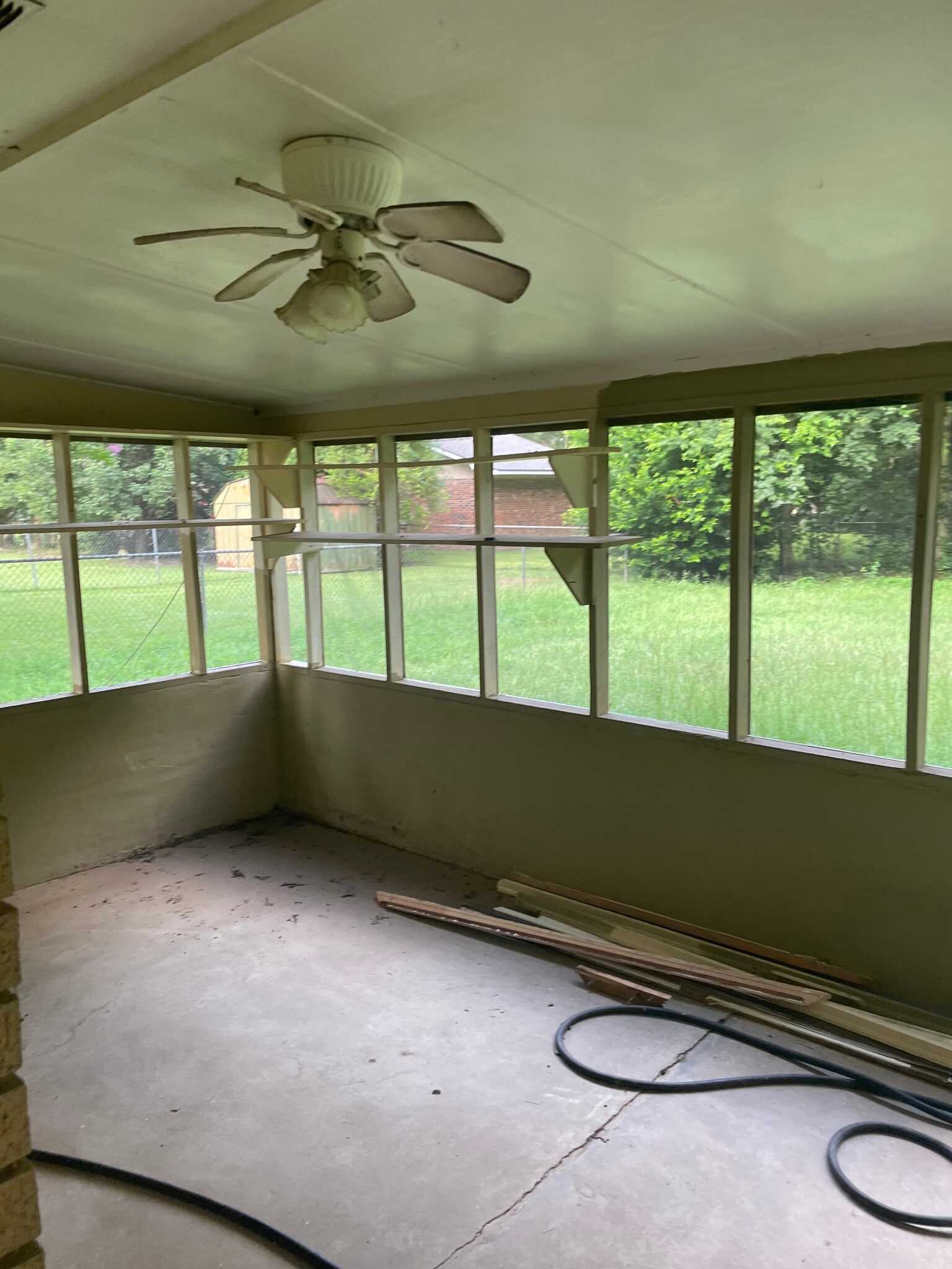 Covered backporch - 105 Valencia Cir