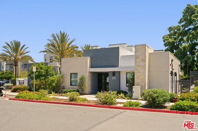 Building Photo - 549 Daniel Freeman Cir