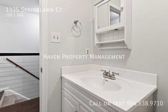 Building Photo - 1335 Springlawn Ct