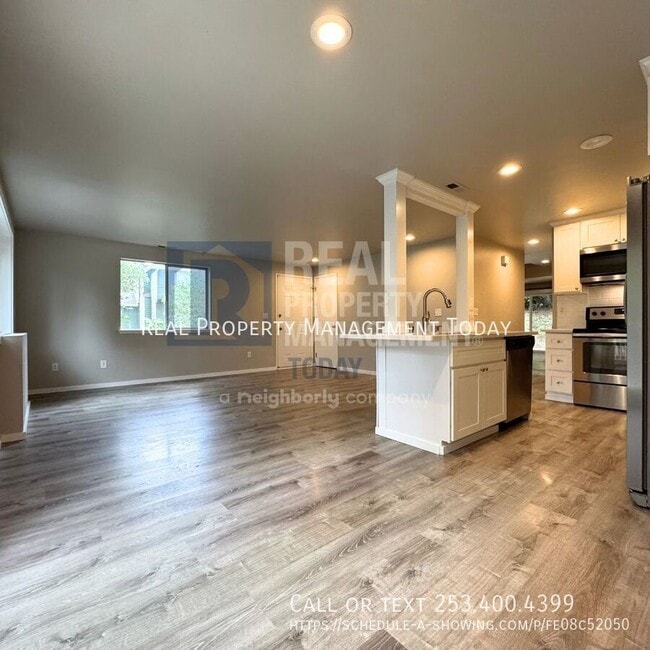 Building Photo - 2802 12th Ave Ct NW