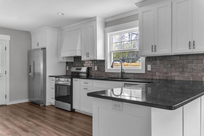 Building Photo - 1716 N Troup St