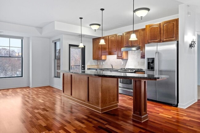 Building Photo - 317 Groveland Ave