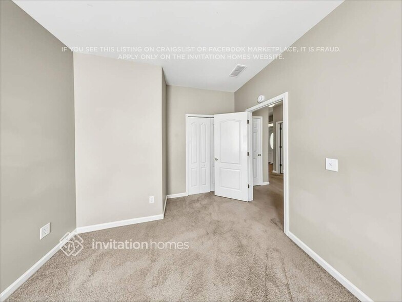 Building Photo - 5020 Fieldstone View Cir