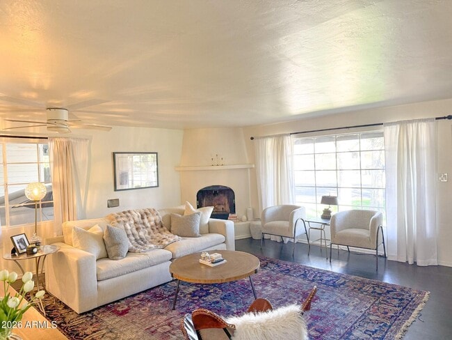 Building Photo - 1428 S Oakley Pl