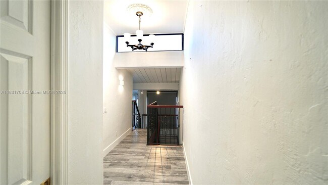Building Photo - 741 E Coco Plum Cir