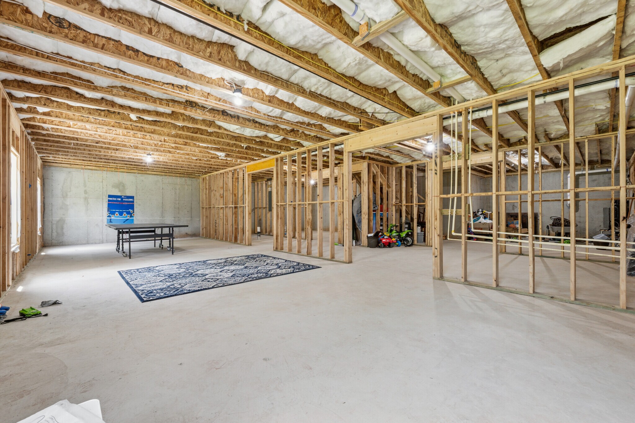 Building Photo - 5545 Adirondack Dr