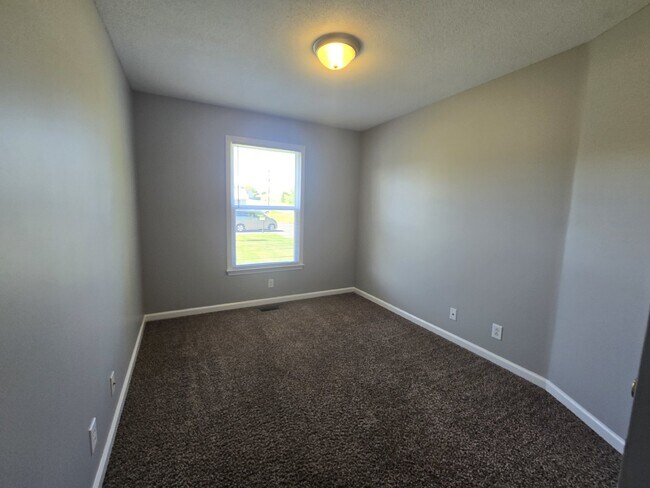 Building Photo - 202 Meagan Ct