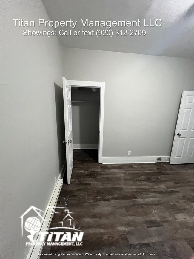 Building Photo - 721 E Parkway Ave