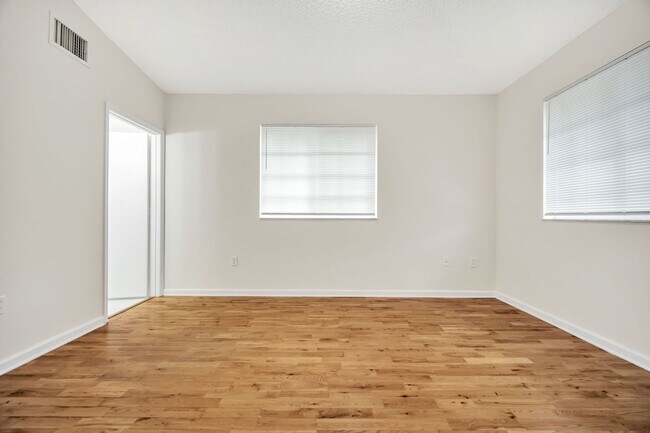Building Photo - Your Dream Davie Home Awaits – 2 Bed/2 Bath!