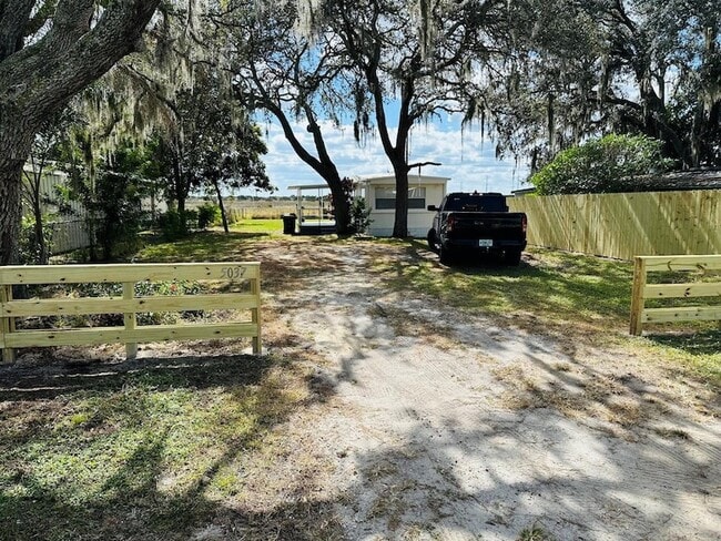 Building Photo - 5037 Roanoke St