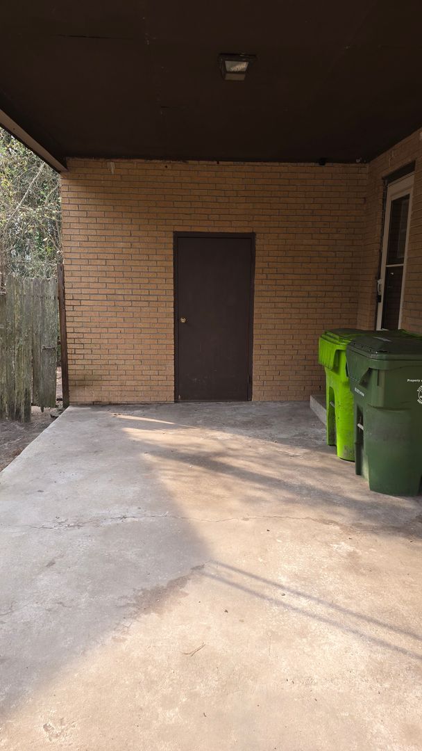 Building Photo - Southeast Columbia