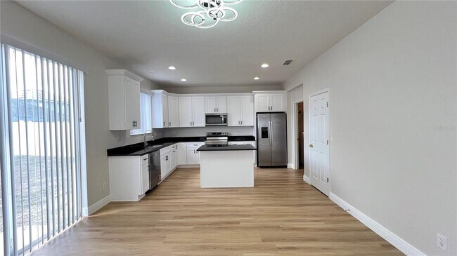 Building Photo - 16834 Sunrise Vista Dr