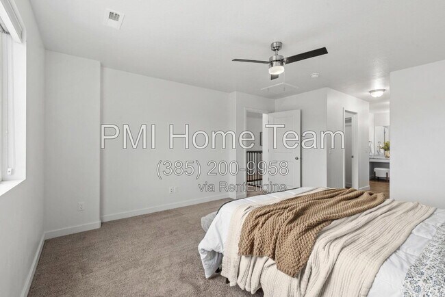Building Photo - 1812 W Parkview Dr