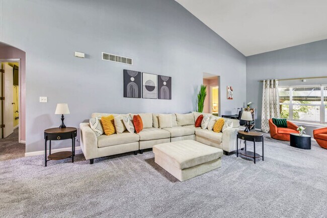 Building Photo - 784 Long Island Cir