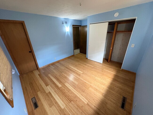 Building Photo - Spacious Home with Attached Garage & Fenced Backyard