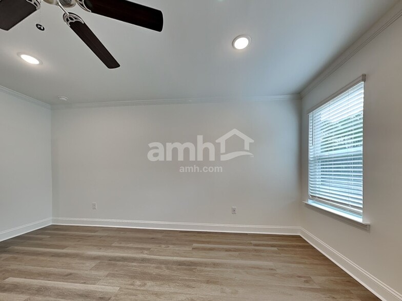 Building Photo - 1151 Livengood Wy