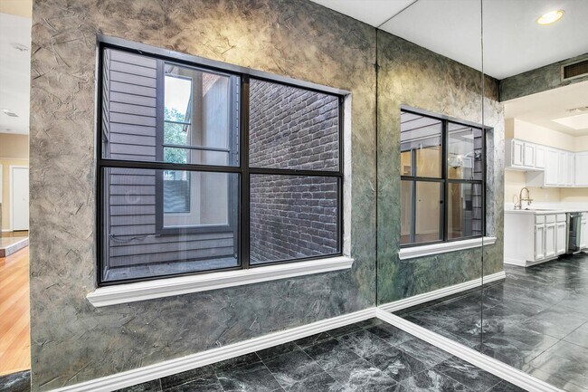 Building Photo - 7447 Cambridge St