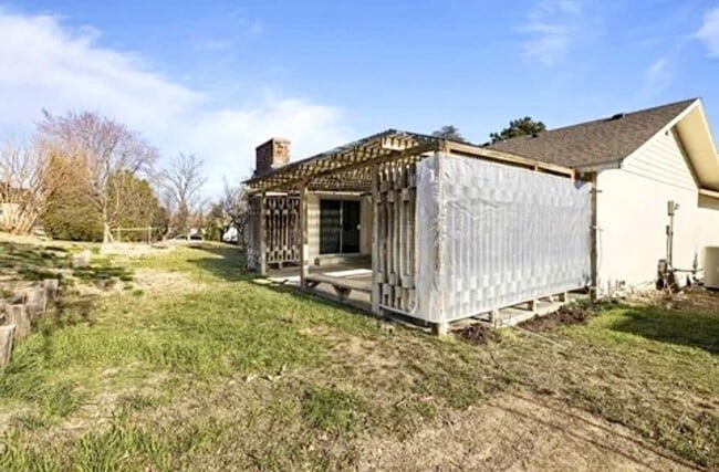 Building Photo - Elegant 4-Bedroom Home on a Corner Lot in ...