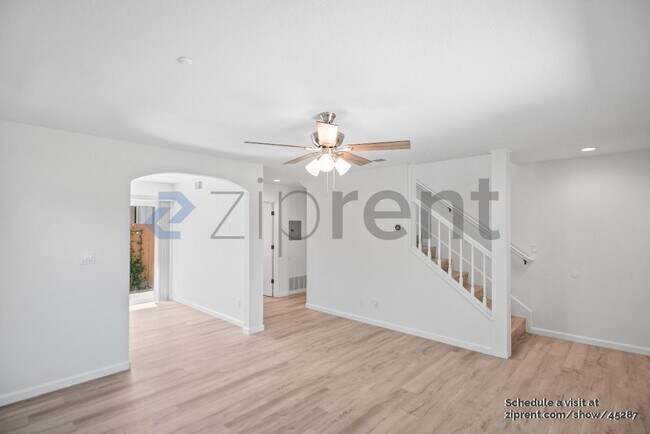 Building Photo - 2123 Chestnut St