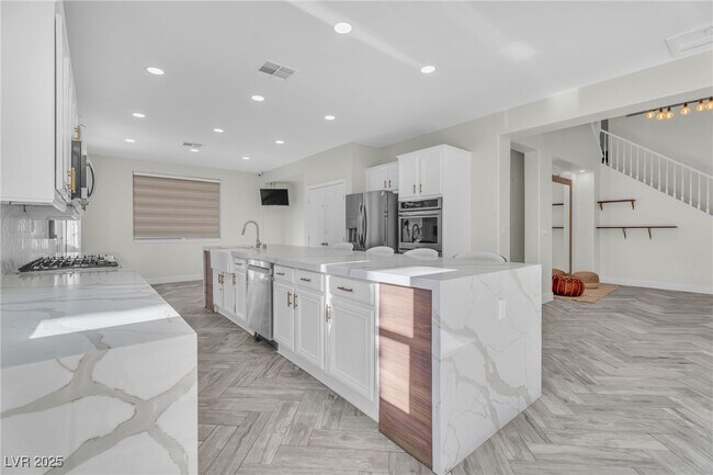 Building Photo - 9885 Shadycrest Ct