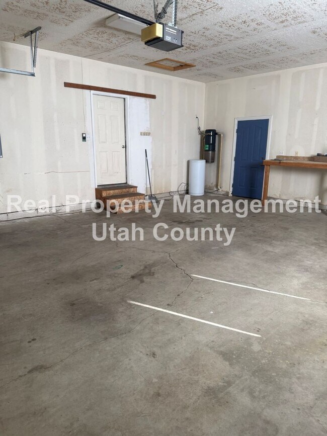 Building Photo - New Lower Price! Large Home in Lehi!