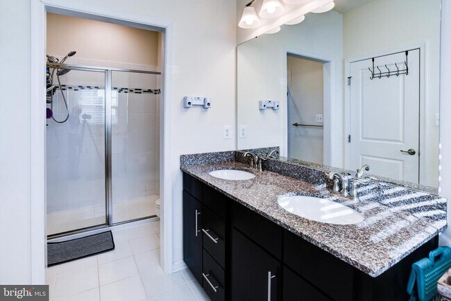 Building Photo - 14301 Ridge View Ln