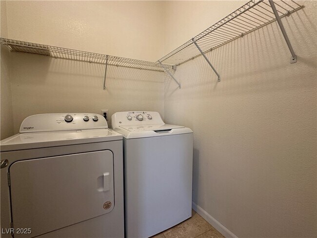 Building Photo - 2411 Brockton Way