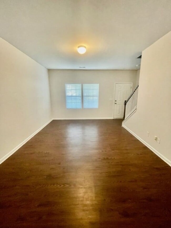 Building Photo - Luxurious 2 story 3 bedroom 2.5 bath Townhome | Located Off Airport Rd in Salisbury