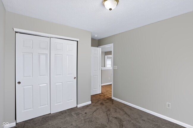 Building Photo - 5439 Lake Boggs St