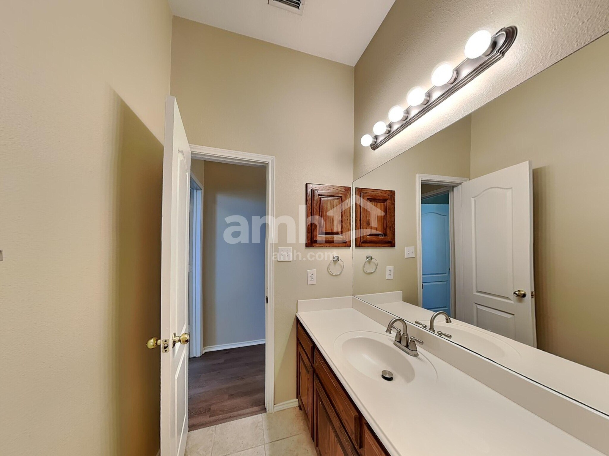 Building Photo - 9132 Tyne Trail