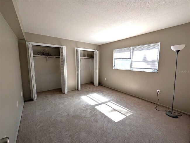 Building Photo - 3463 Bee Ridge Rd