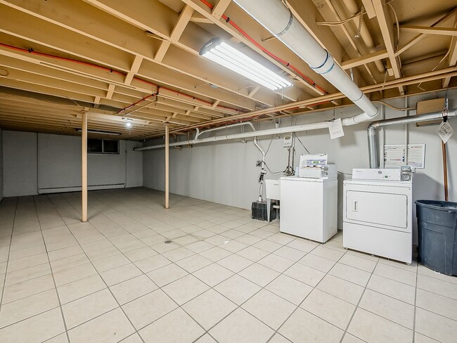 Building Photo - 1494 Nancywood Dr