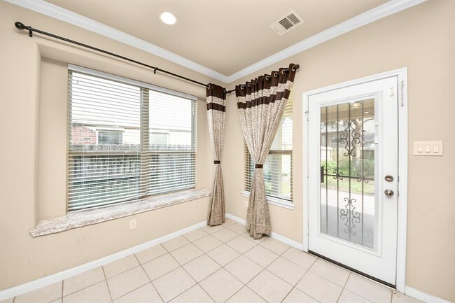 Building Photo - 28523 Pleasant Forest Dr