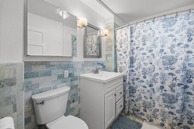 Building Photo - 28 Edison Green